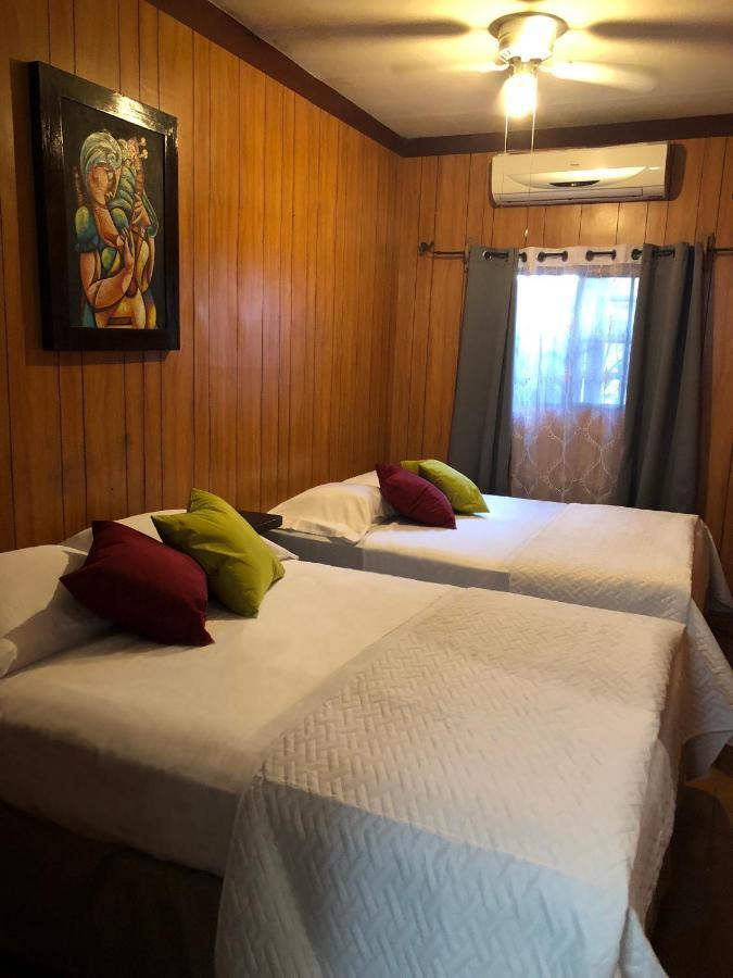 La Zona Hostel San Salvador Eksteriør billede